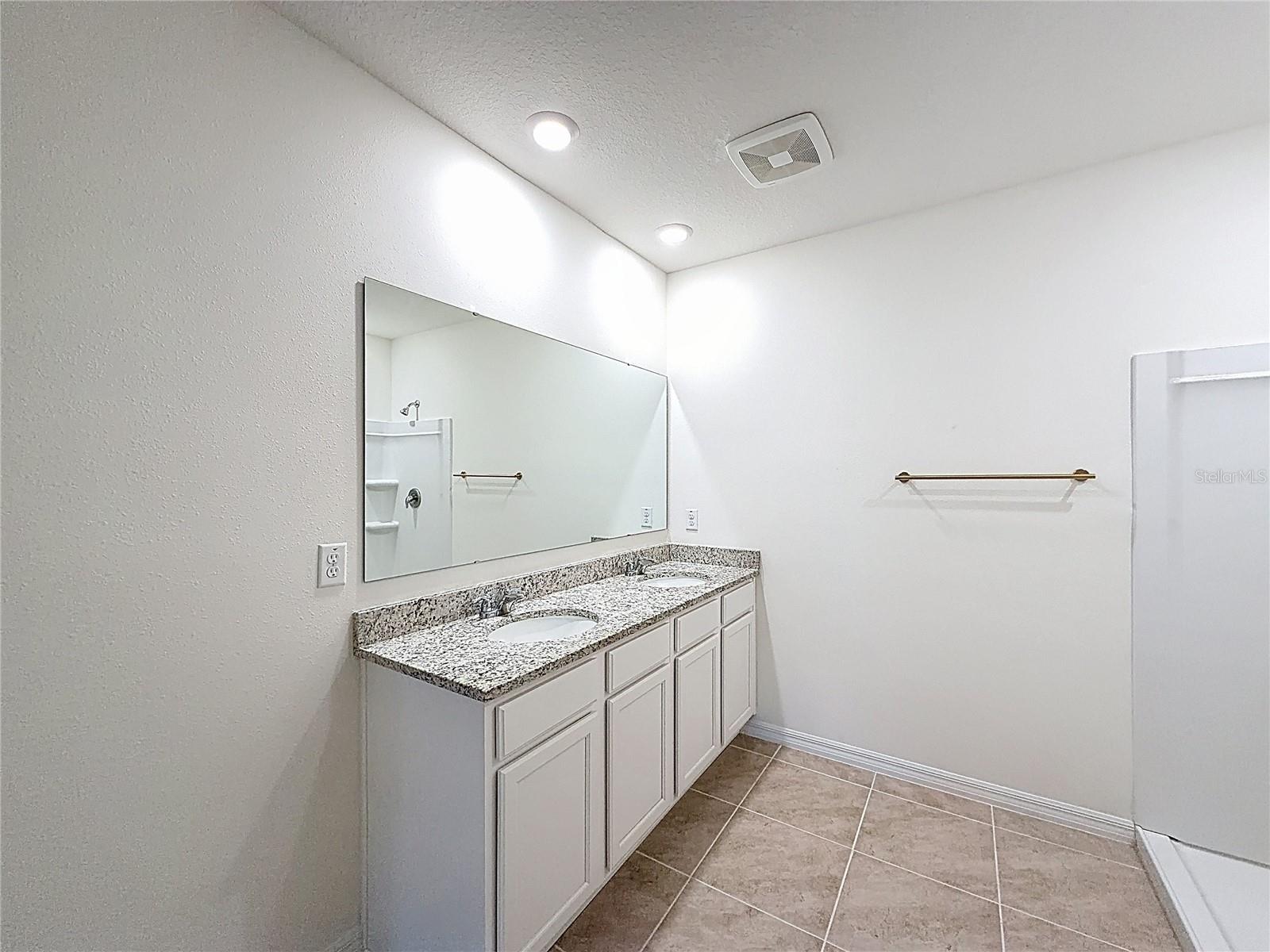 LAKES/LAUREL HLNDS PH 3A - Residential