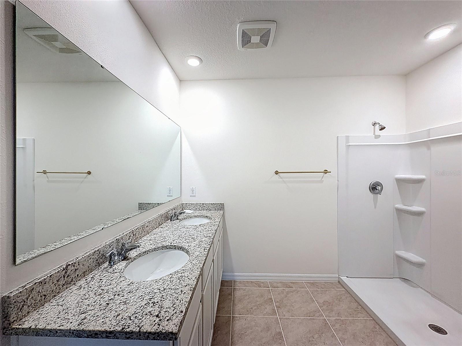 LAKES/LAUREL HLNDS PH 3A - Residential