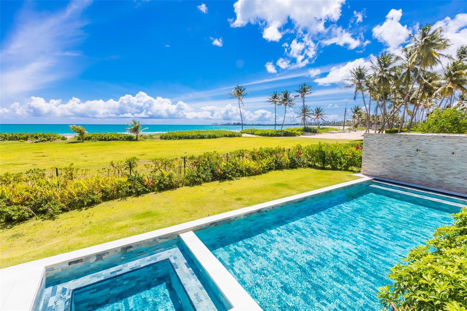 OCEAN DRIVE BAHIA BEACH - Residential