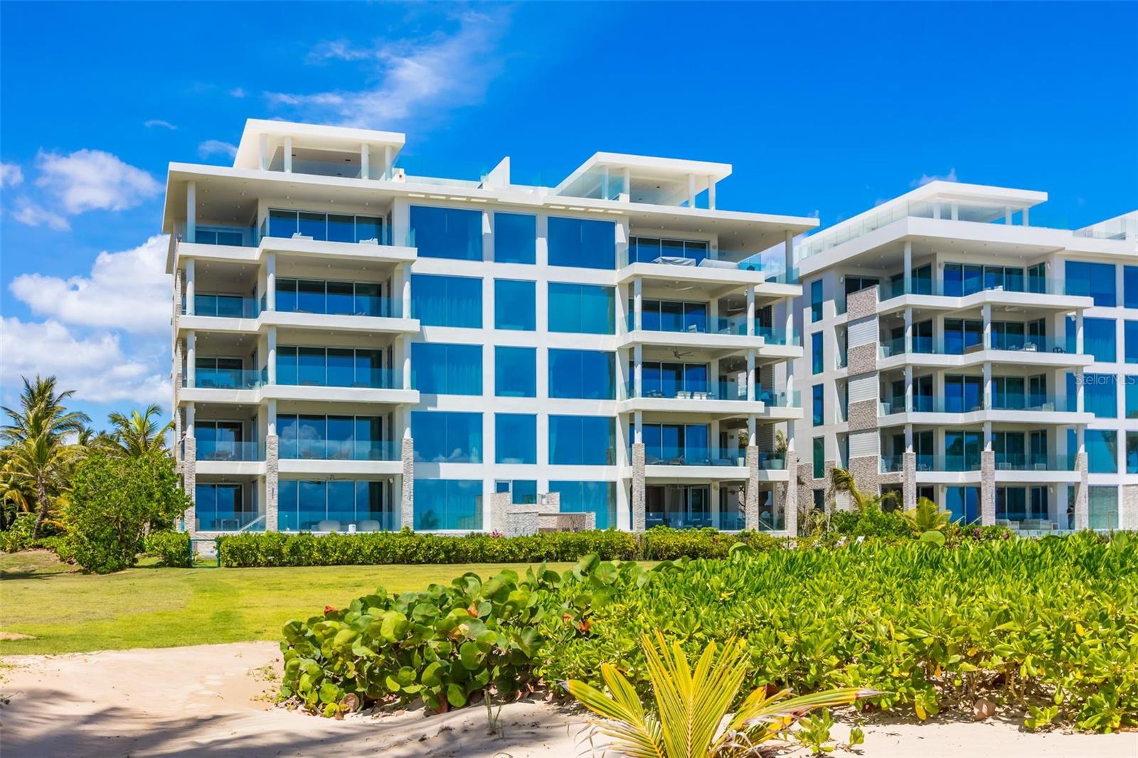OCEAN DRIVE BAHIA BEACH - Residential