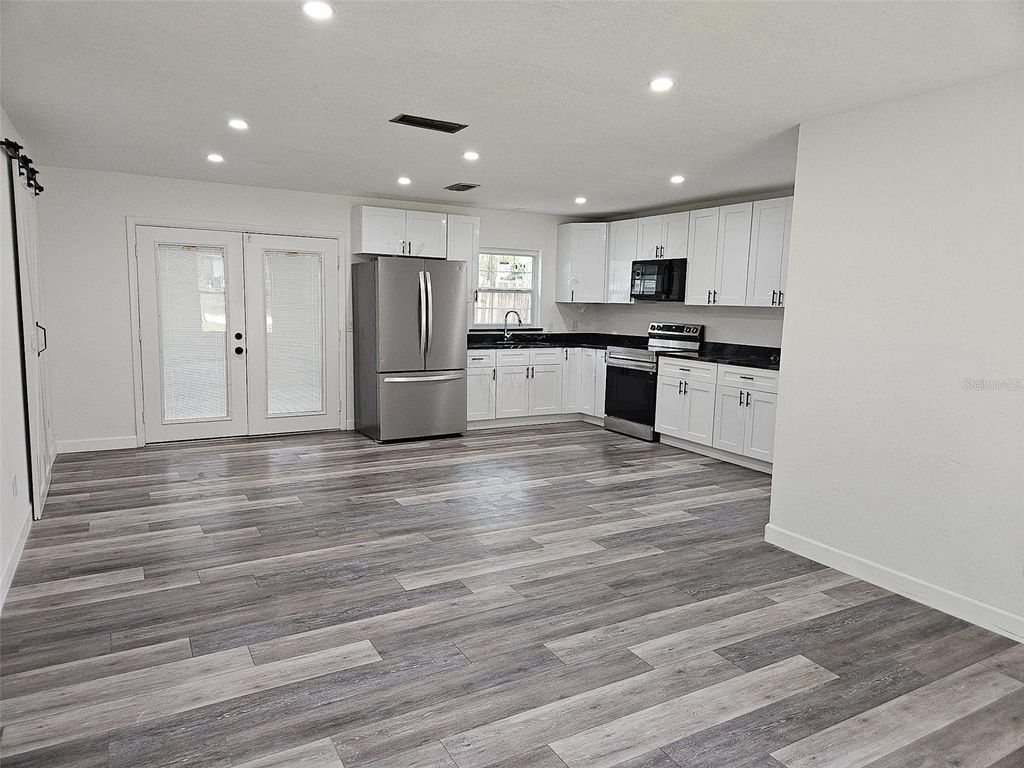 Photo of 4051 NW 19th Avenue, Ocala, FL 34475 (MLS # S5143405)