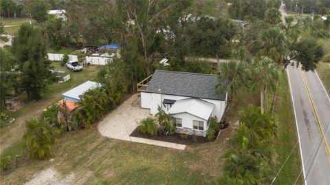 A home in PALMETTO