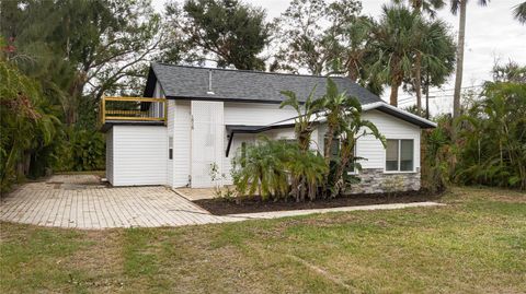 A home in PALMETTO