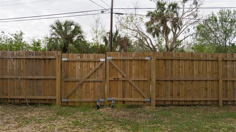 A home in PALMETTO