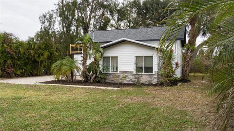 A home in PALMETTO