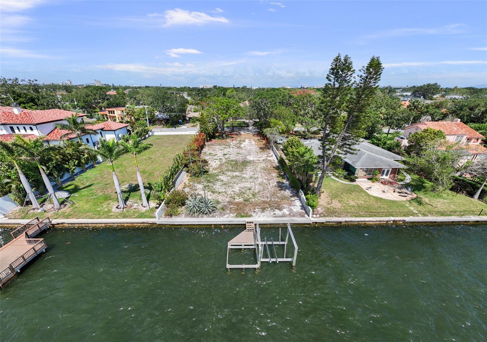 DAVIS ISLANDS PB10 PG52 TO 57 - Residential