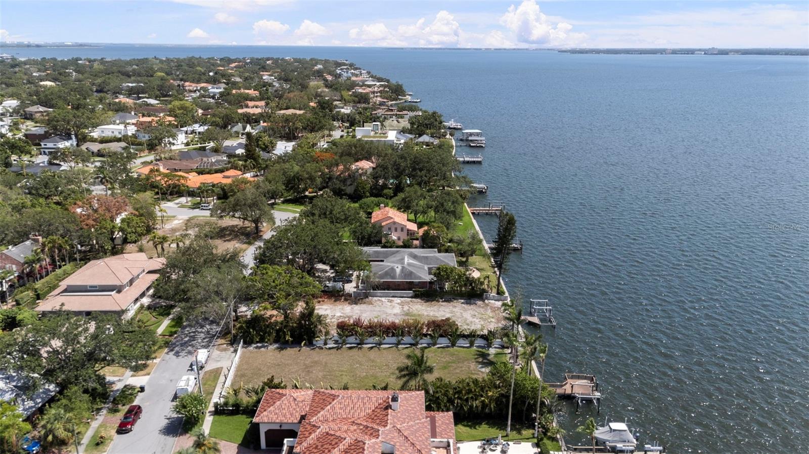 DAVIS ISLANDS PB10 PG52 TO 57 - Residential