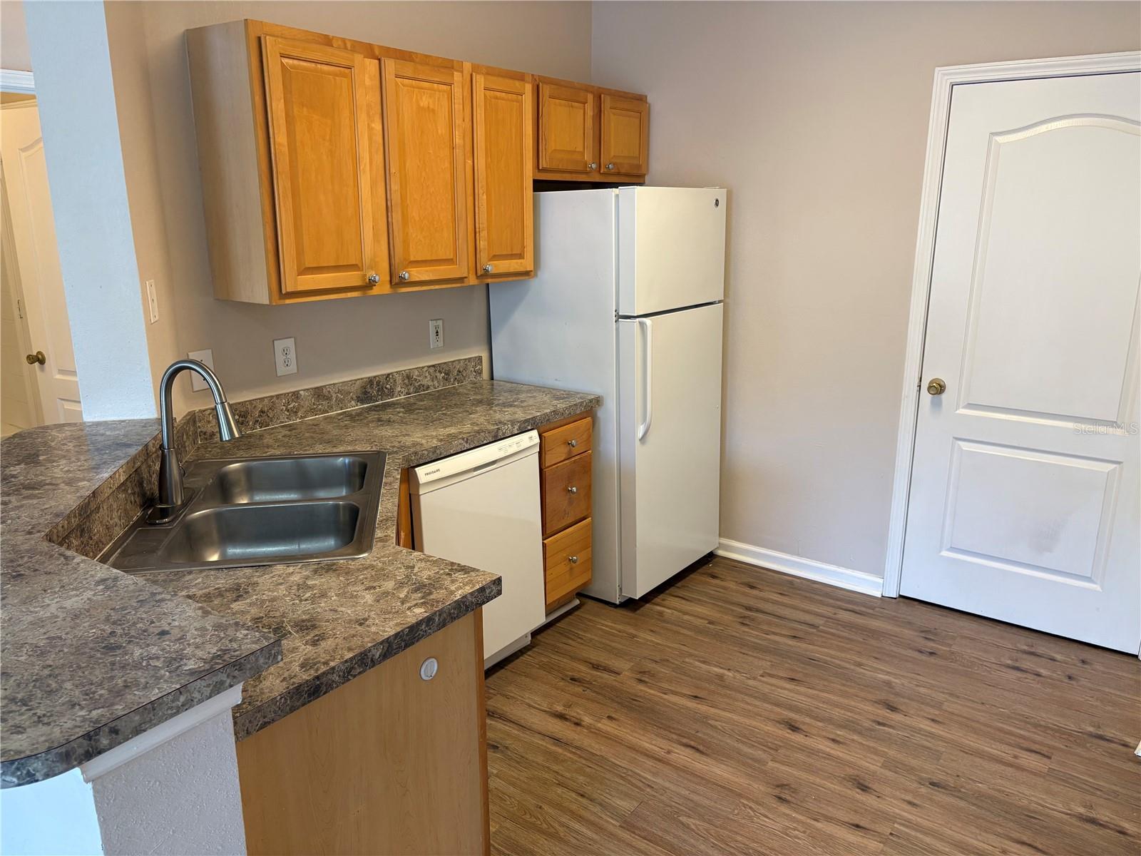 THE VILLAS CONDO - Residential