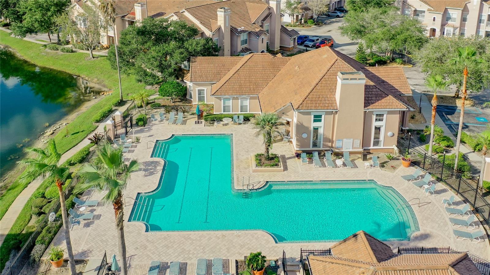 THE VILLAS CONDO - Residential