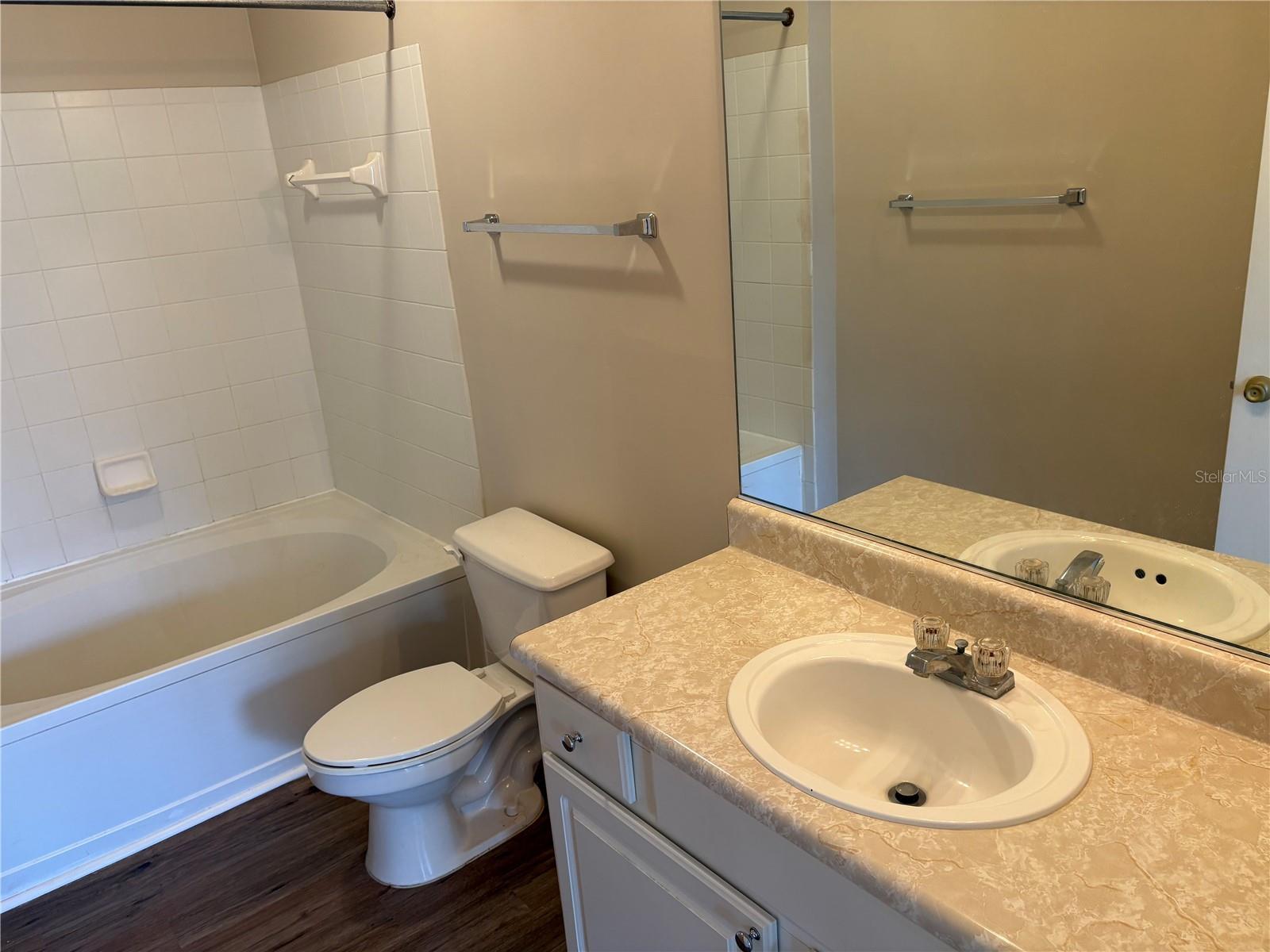 THE VILLAS CONDO - Residential