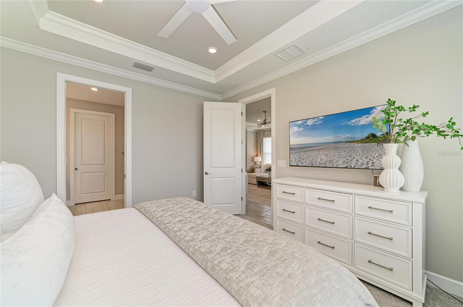 AZARIO ESPLANADE PH V - Residential