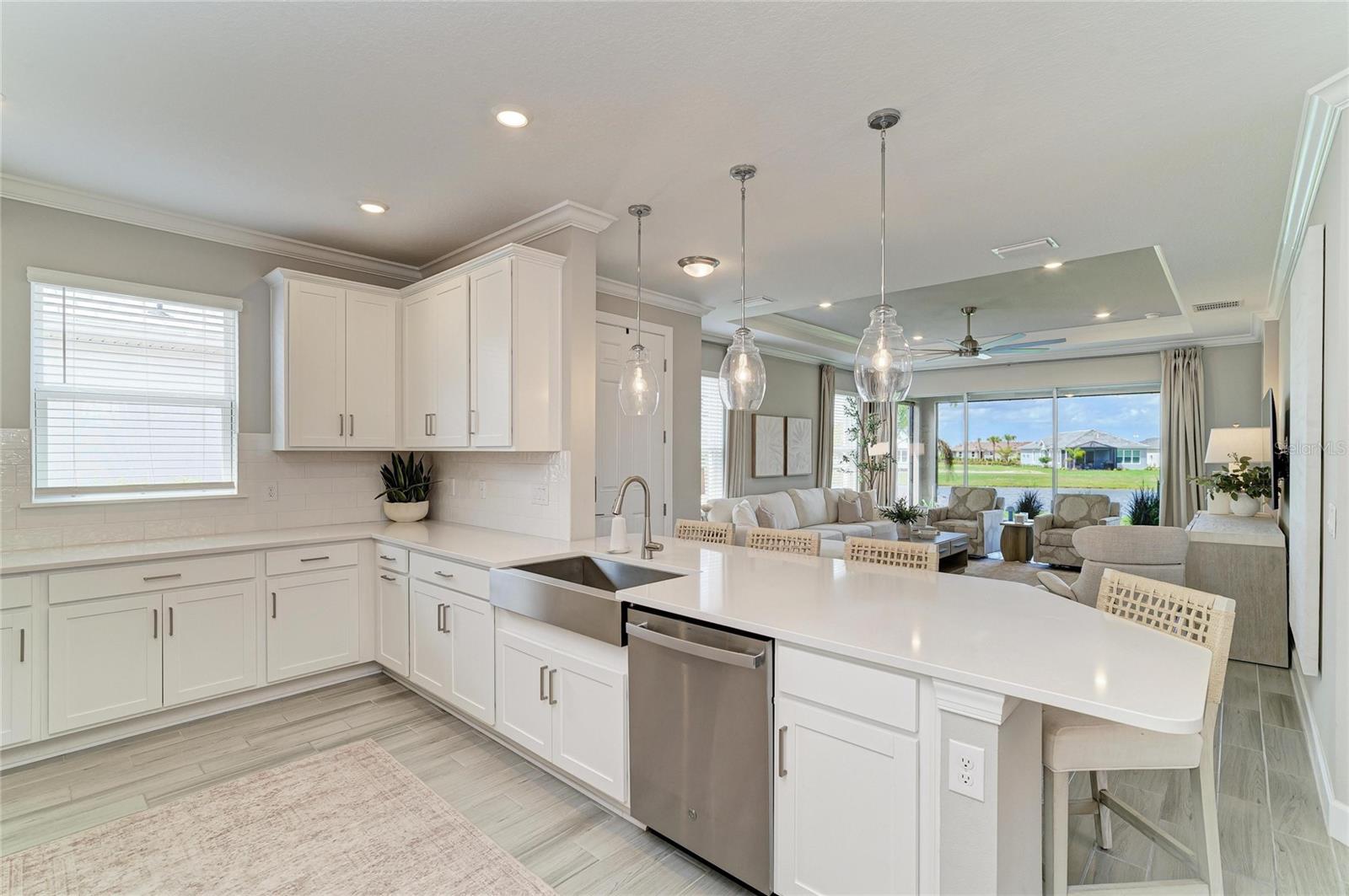 AZARIO ESPLANADE PH V - Residential