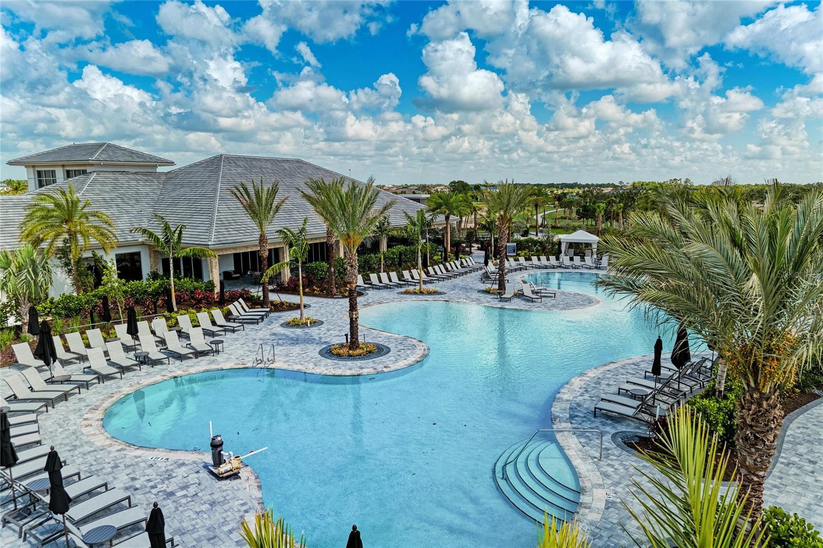 AZARIO ESPLANADE PH V - Residential