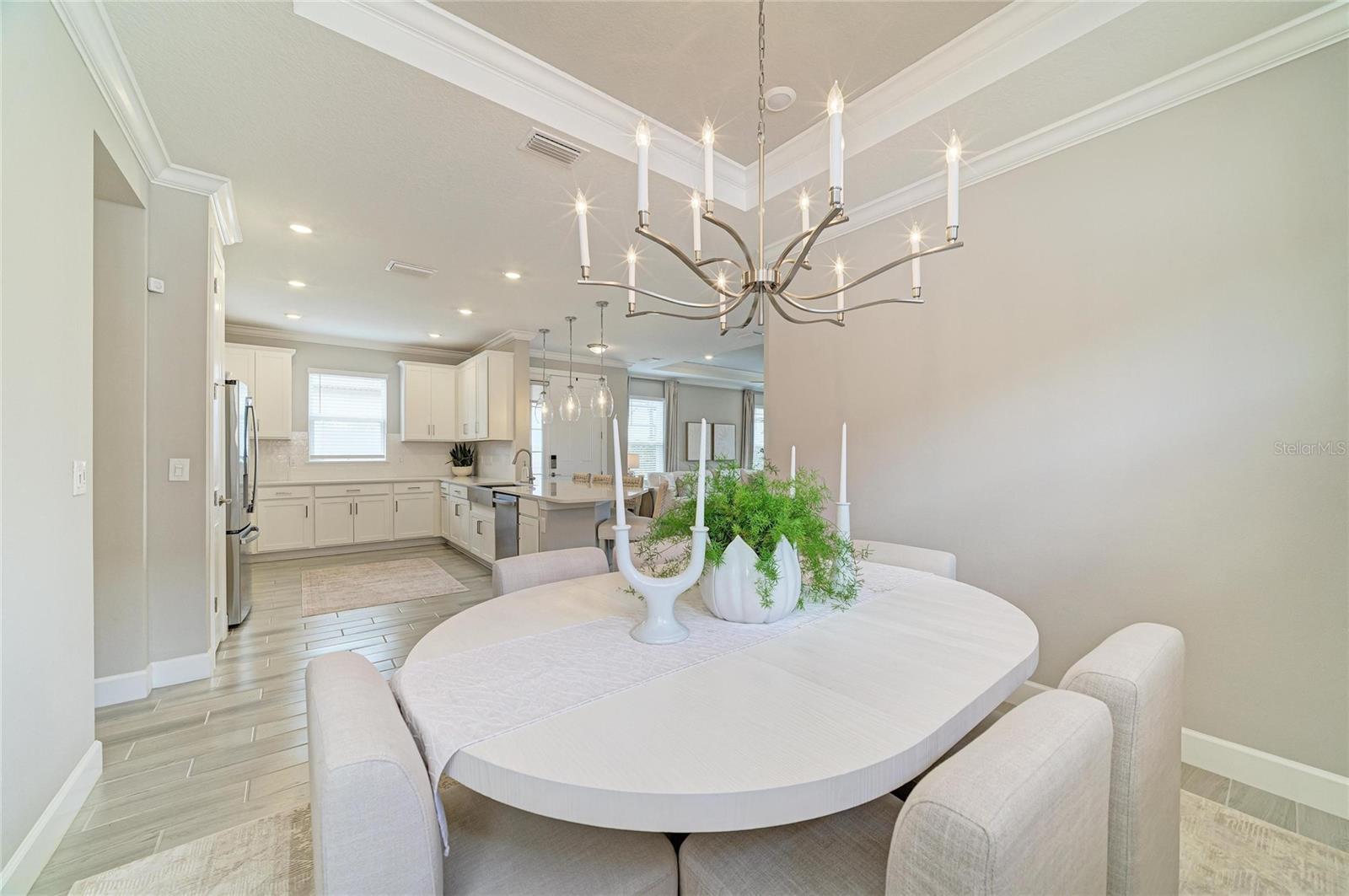 AZARIO ESPLANADE PH V - Residential