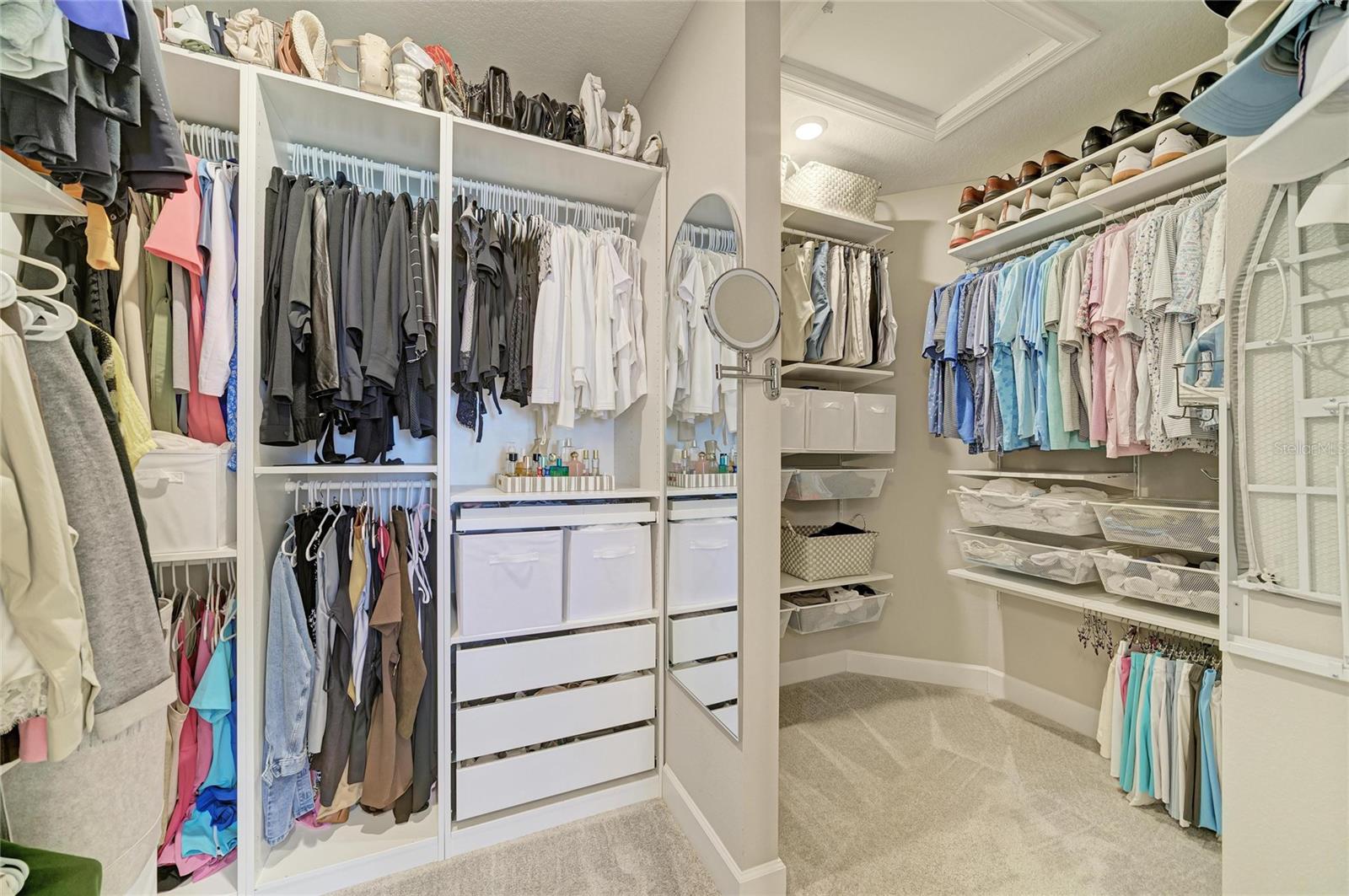 AZARIO ESPLANADE PH V - Residential