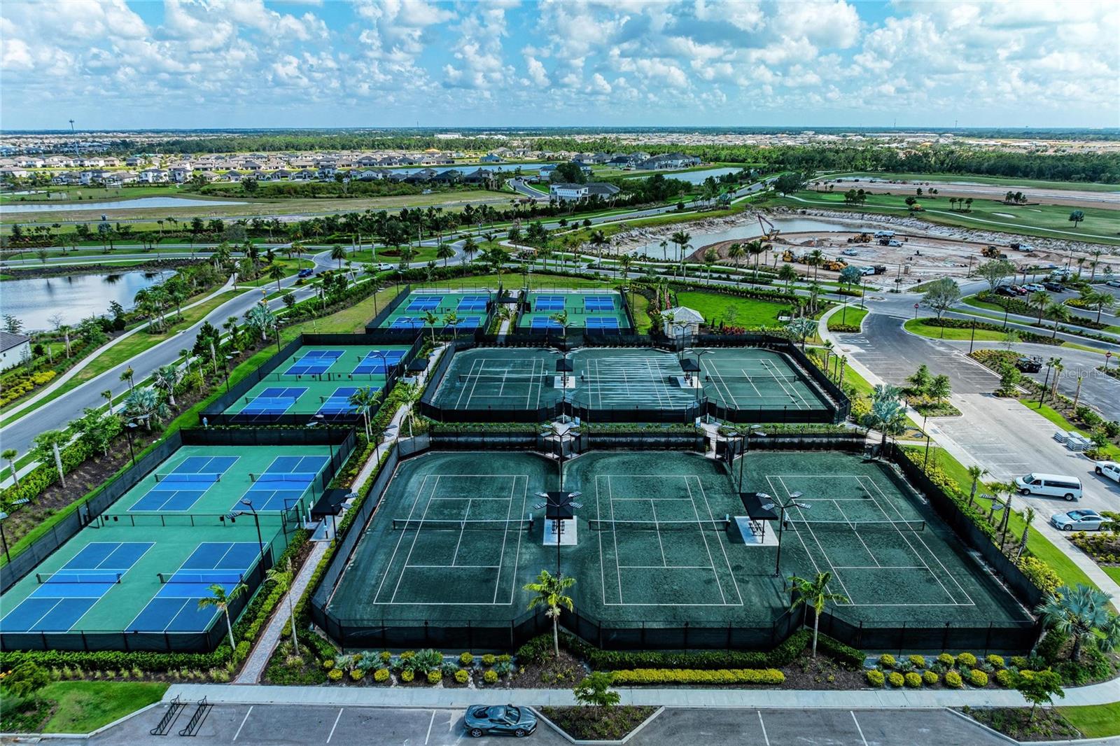 AZARIO ESPLANADE PH V - Residential