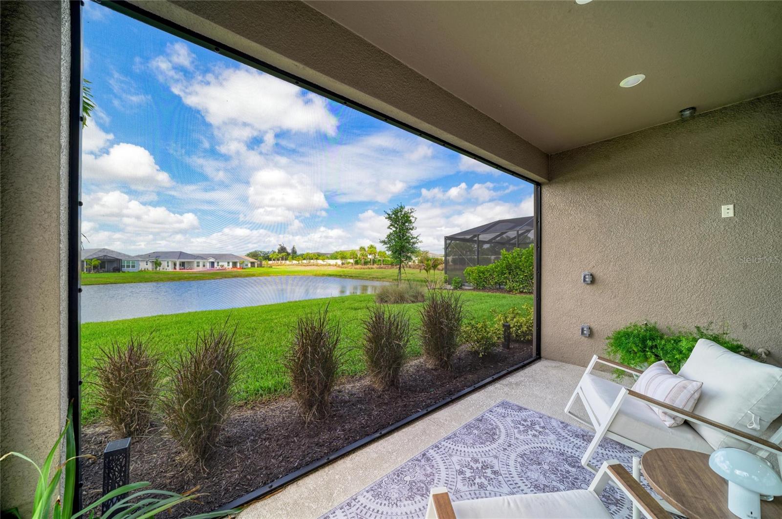 AZARIO ESPLANADE PH V - Residential