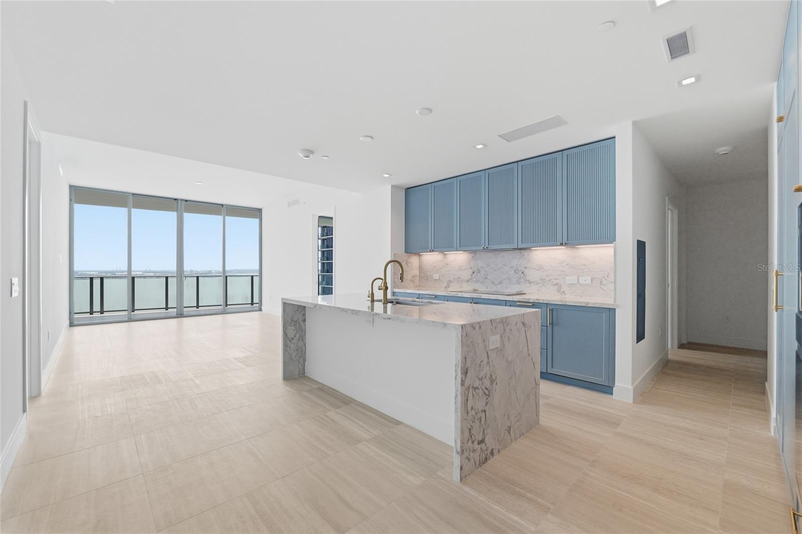 BAYSHORE YSABELLA CONDOMINIUM - Residential