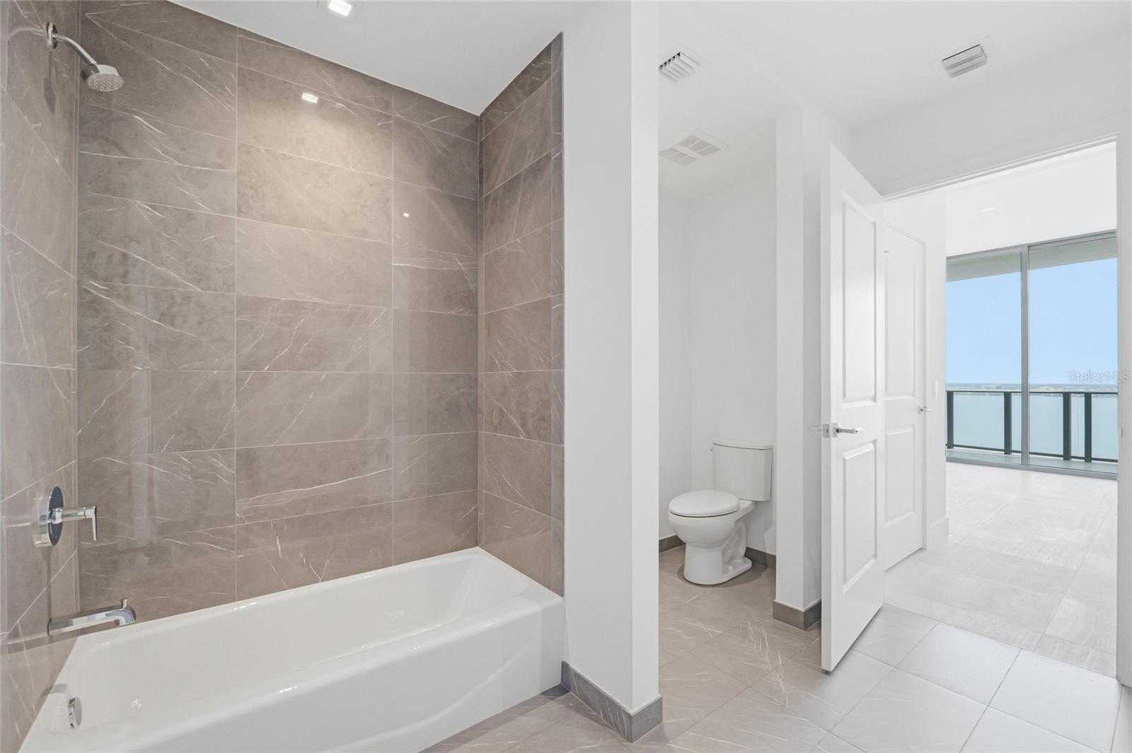 BAYSHORE YSABELLA CONDOMINIUM - Residential