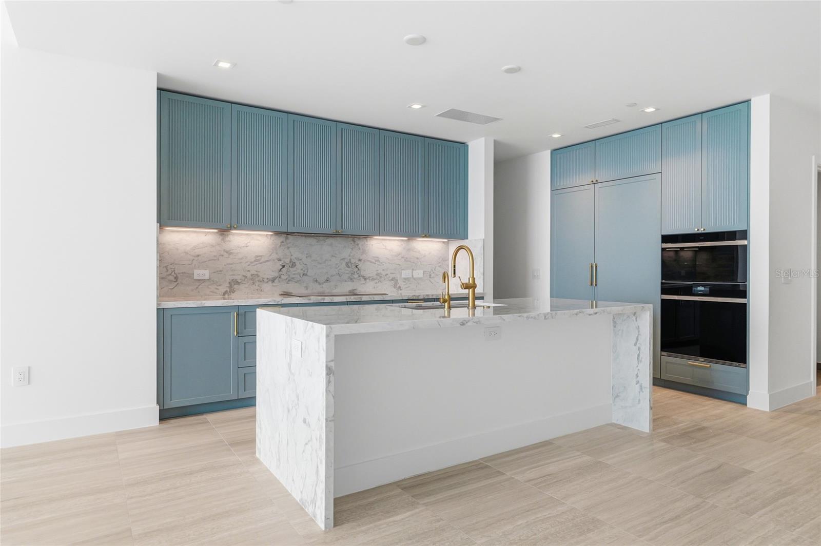 BAYSHORE YSABELLA CONDOMINIUM - Residential