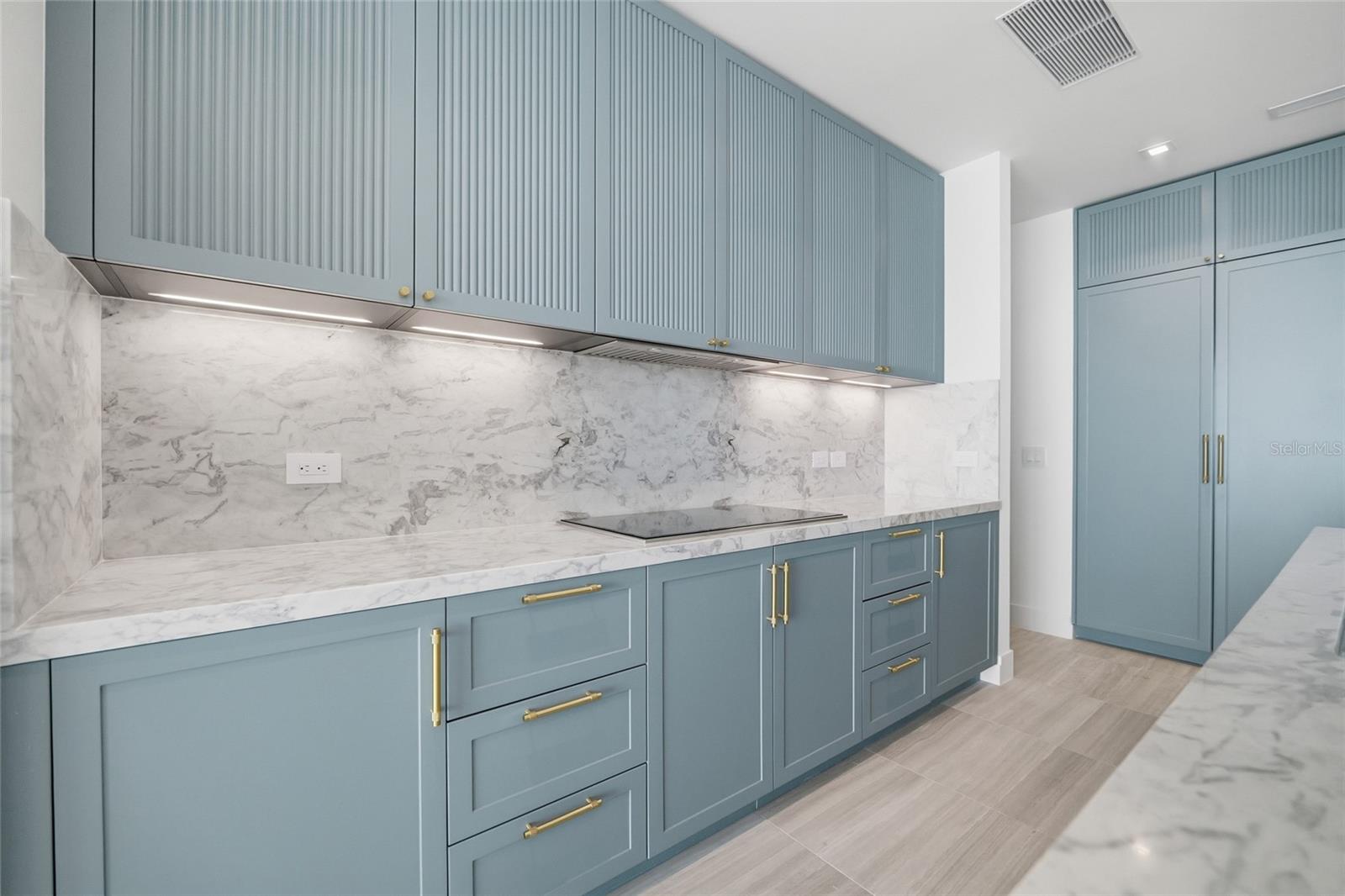 BAYSHORE YSABELLA CONDOMINIUM - Residential