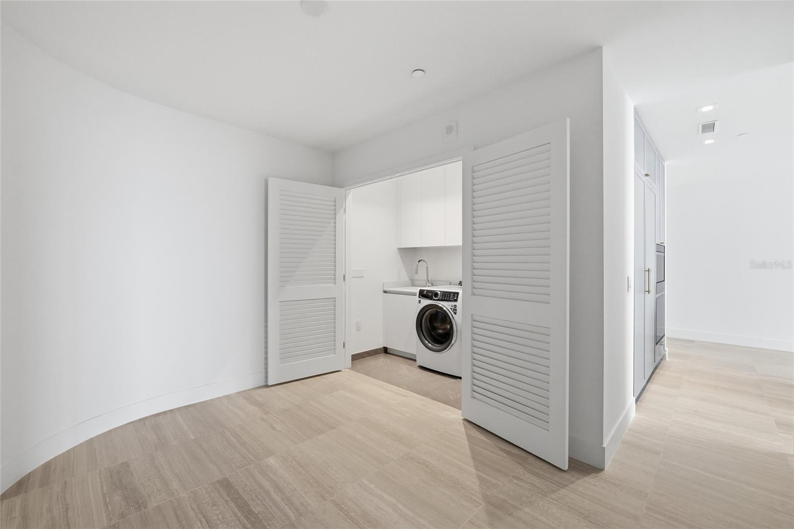 BAYSHORE YSABELLA CONDOMINIUM - Residential