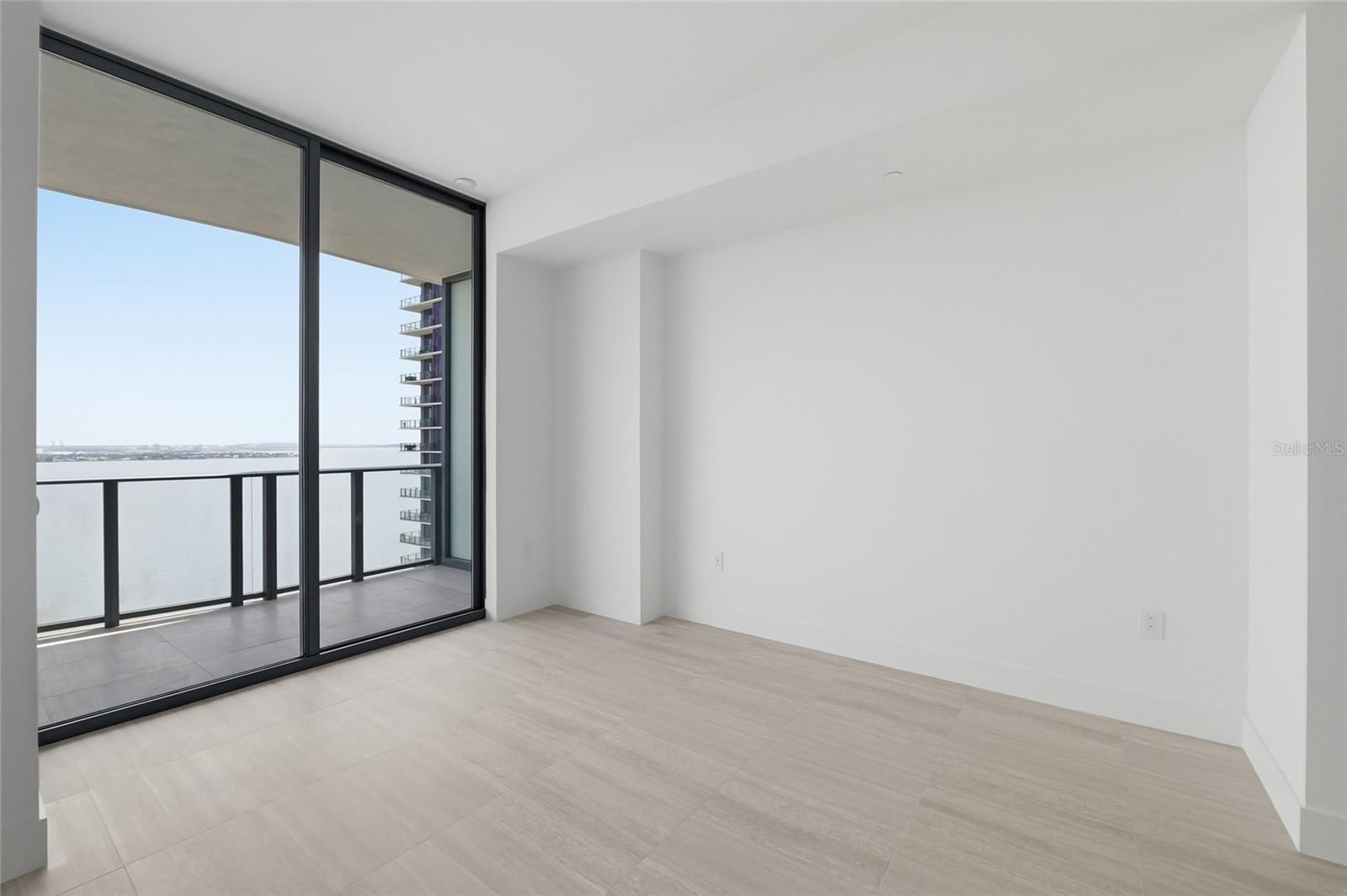 BAYSHORE YSABELLA CONDOMINIUM - Residential