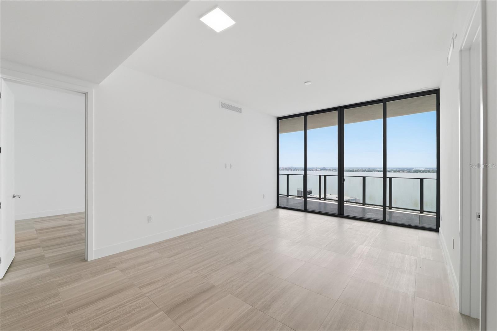 BAYSHORE YSABELLA CONDOMINIUM - Residential