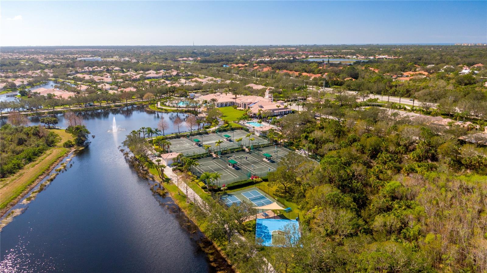 VILLAGEWALK - Residential