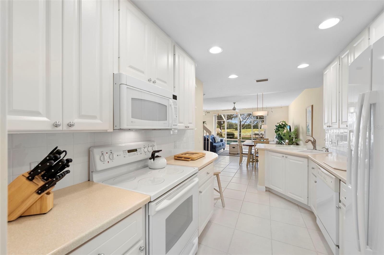 VILLAGEWALK - Residential