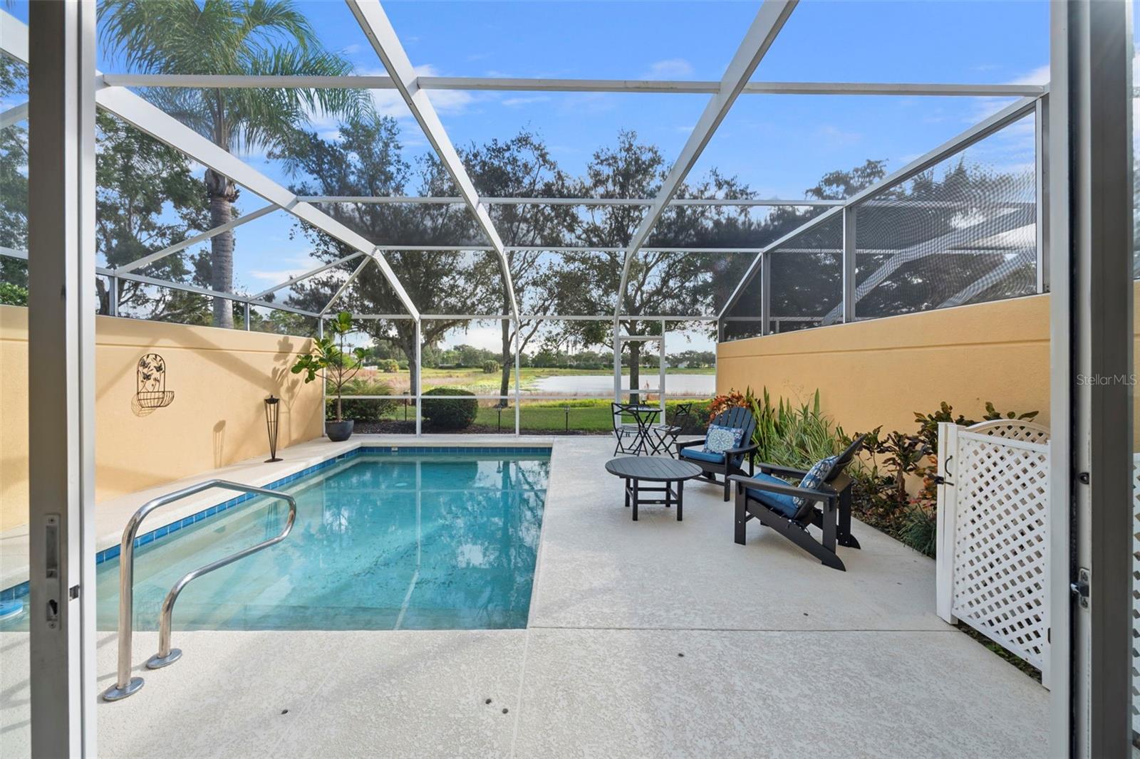 VILLAGEWALK - Residential