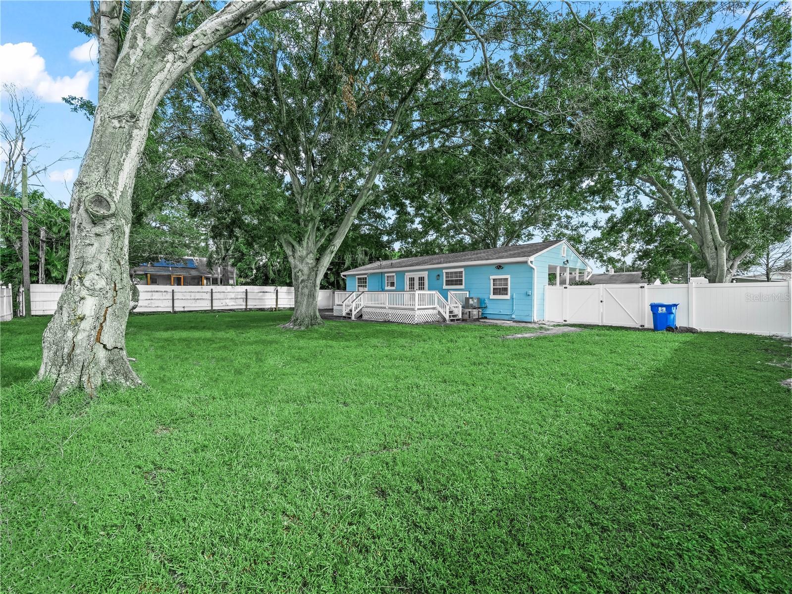 RIO VISTA BLK 3 LTS 12 TO 16 REP - Residential