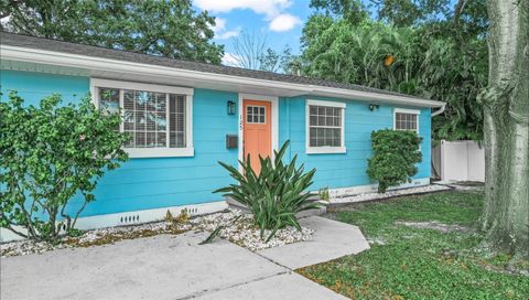 Photo of 125 80th Avenue N, St Petersburg, FL 33702 (MLS # K4903441)