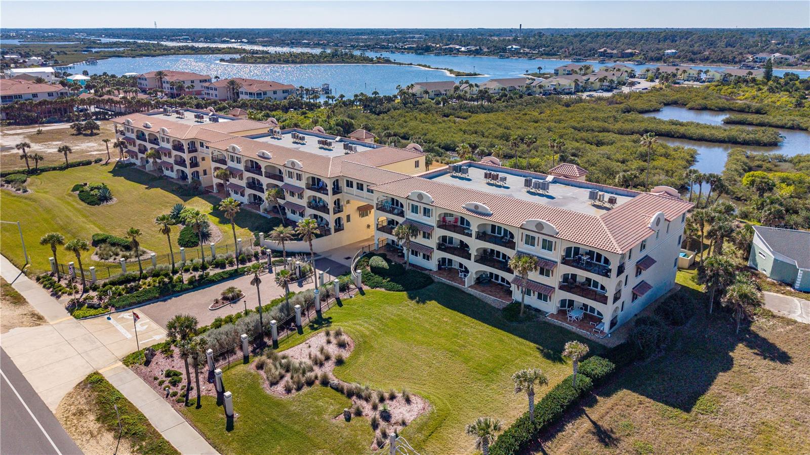 OCEANSIDE BEVERLY BEACH CONDO - Residential