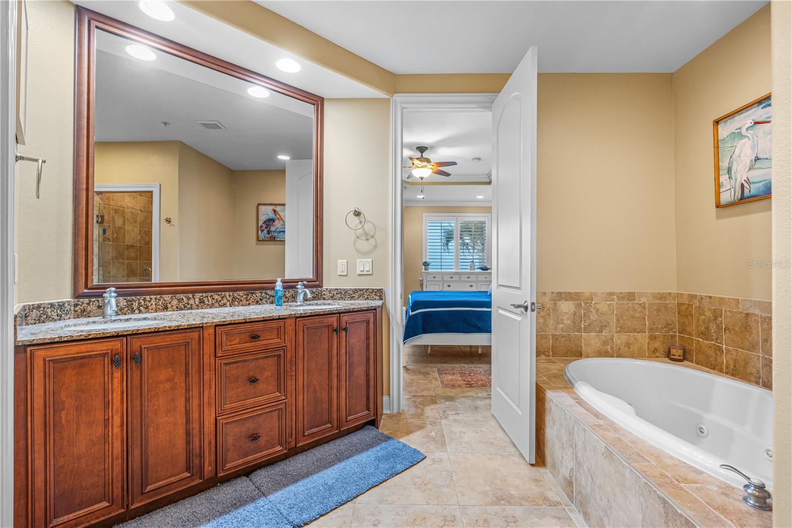 OCEANSIDE BEVERLY BEACH CONDO - Residential
