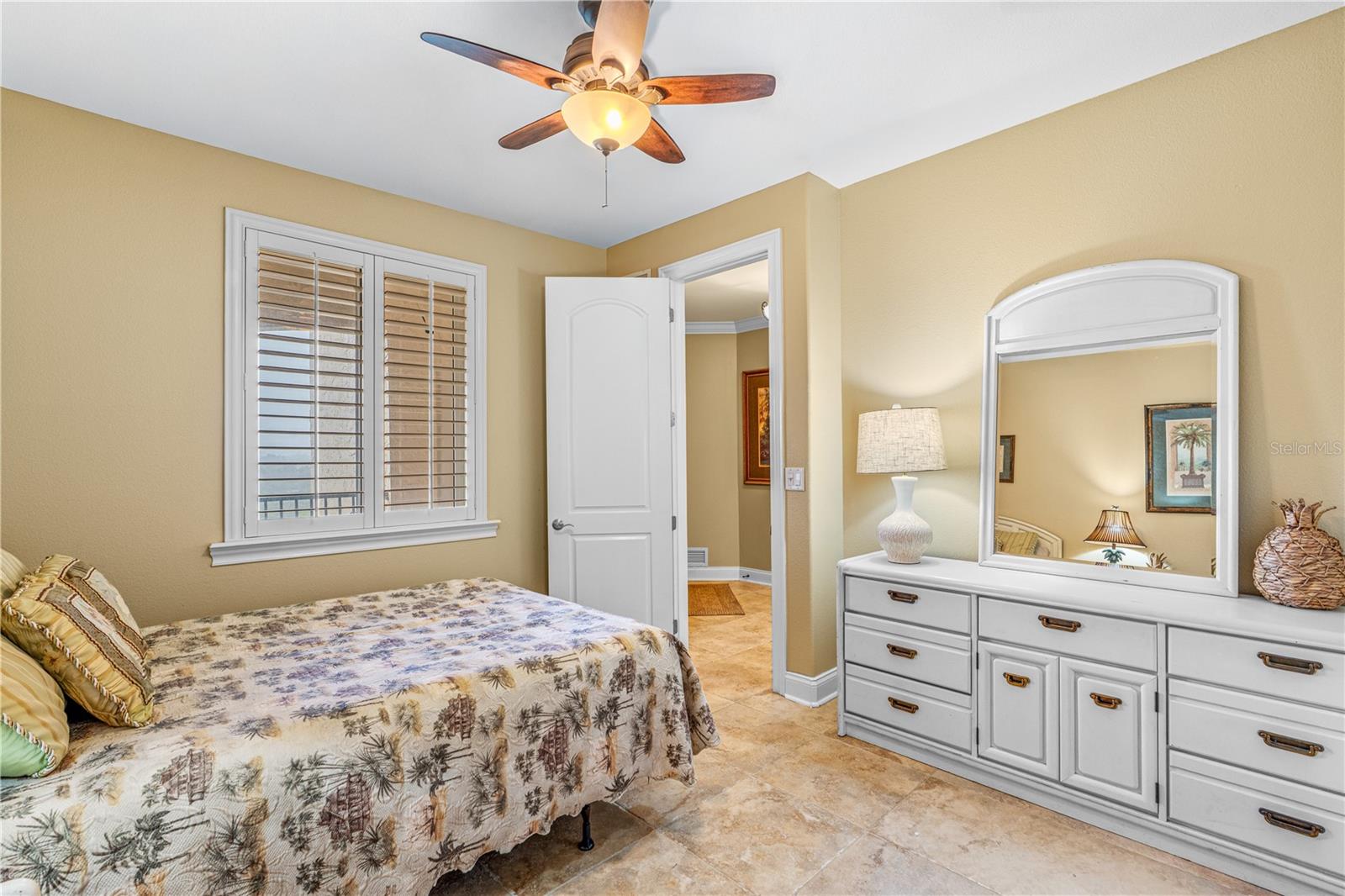 OCEANSIDE BEVERLY BEACH CONDO - Residential