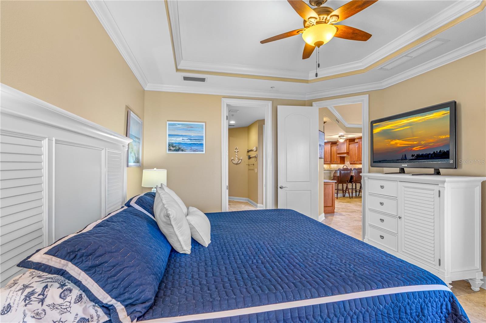 OCEANSIDE BEVERLY BEACH CONDO - Residential