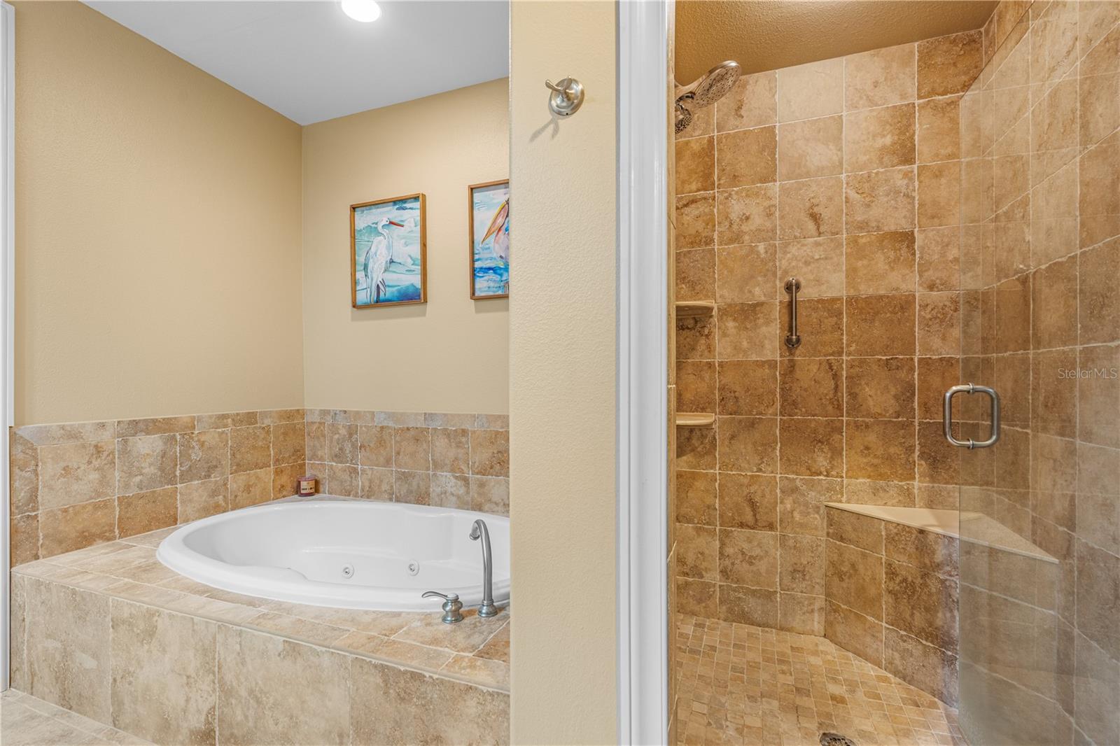 OCEANSIDE BEVERLY BEACH CONDO - Residential