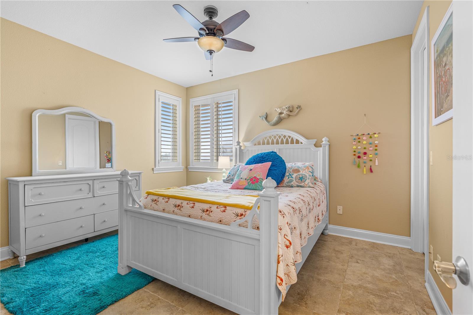 OCEANSIDE BEVERLY BEACH CONDO - Residential