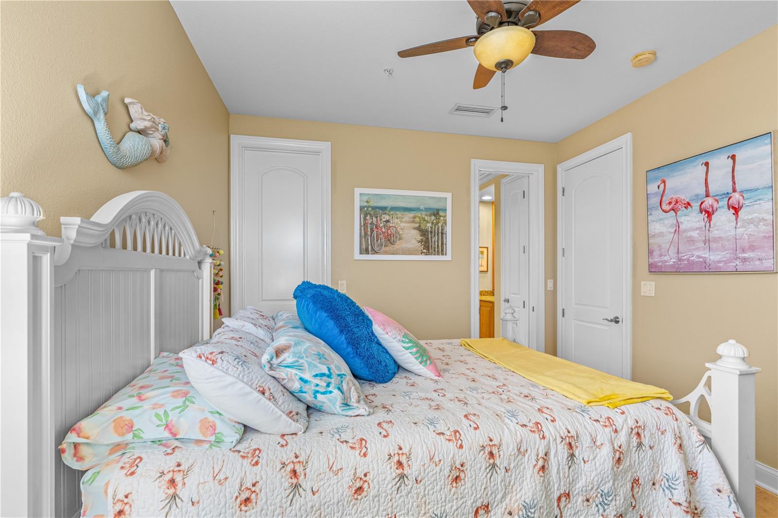 OCEANSIDE BEVERLY BEACH CONDO - Residential