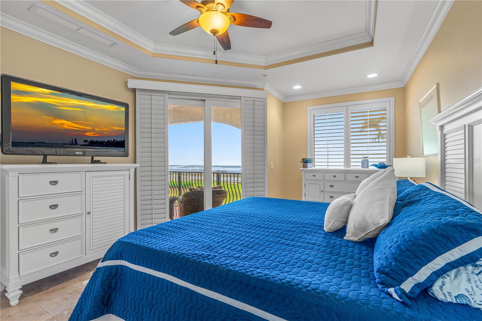 OCEANSIDE BEVERLY BEACH CONDO - Residential