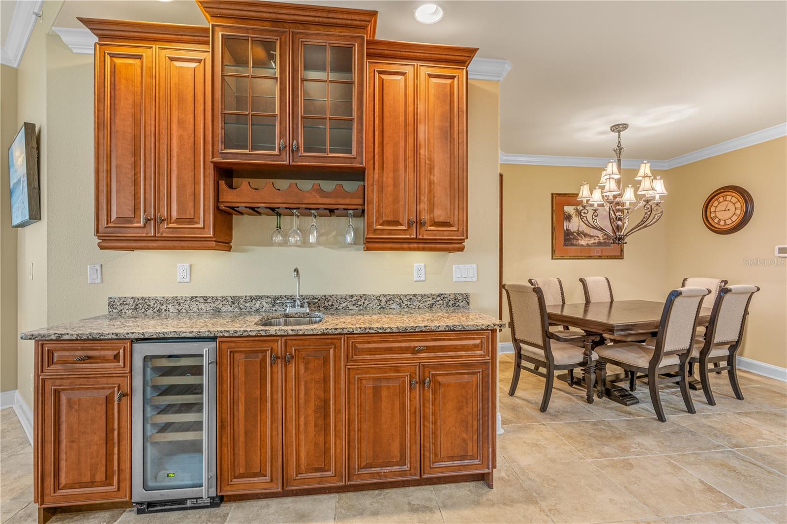 OCEANSIDE BEVERLY BEACH CONDO - Residential