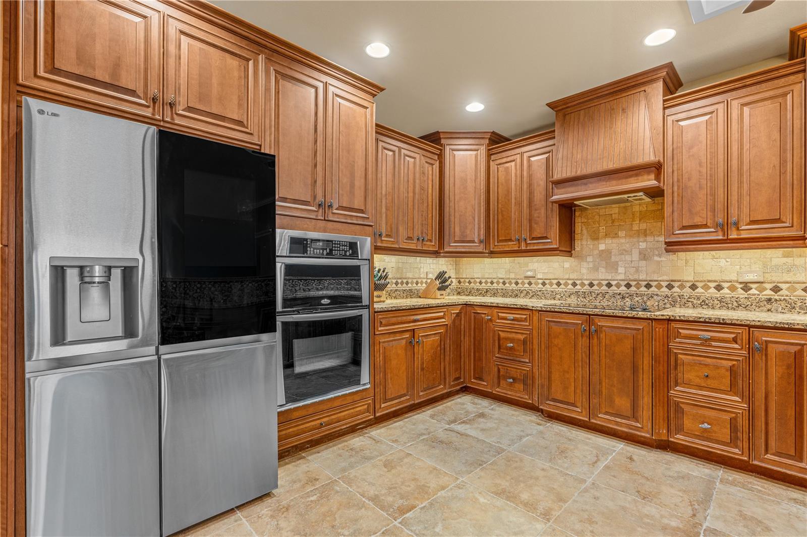 OCEANSIDE BEVERLY BEACH CONDO - Residential