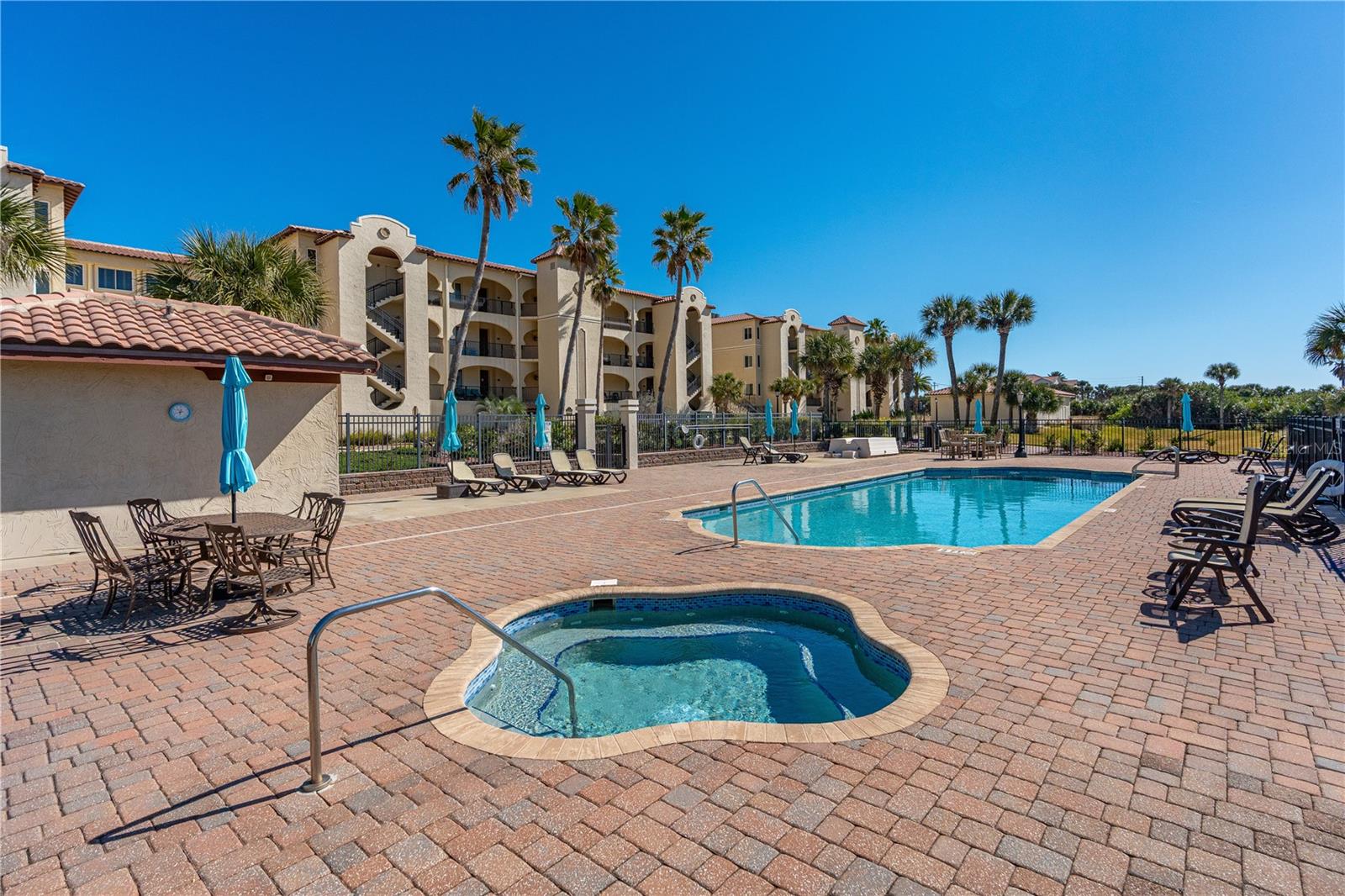 OCEANSIDE BEVERLY BEACH CONDO - Residential
