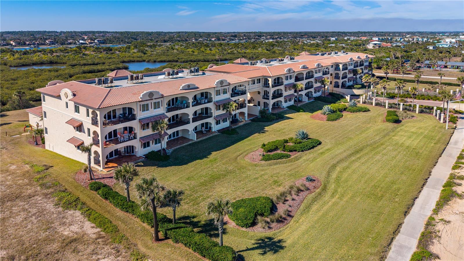 OCEANSIDE BEVERLY BEACH CONDO - Residential