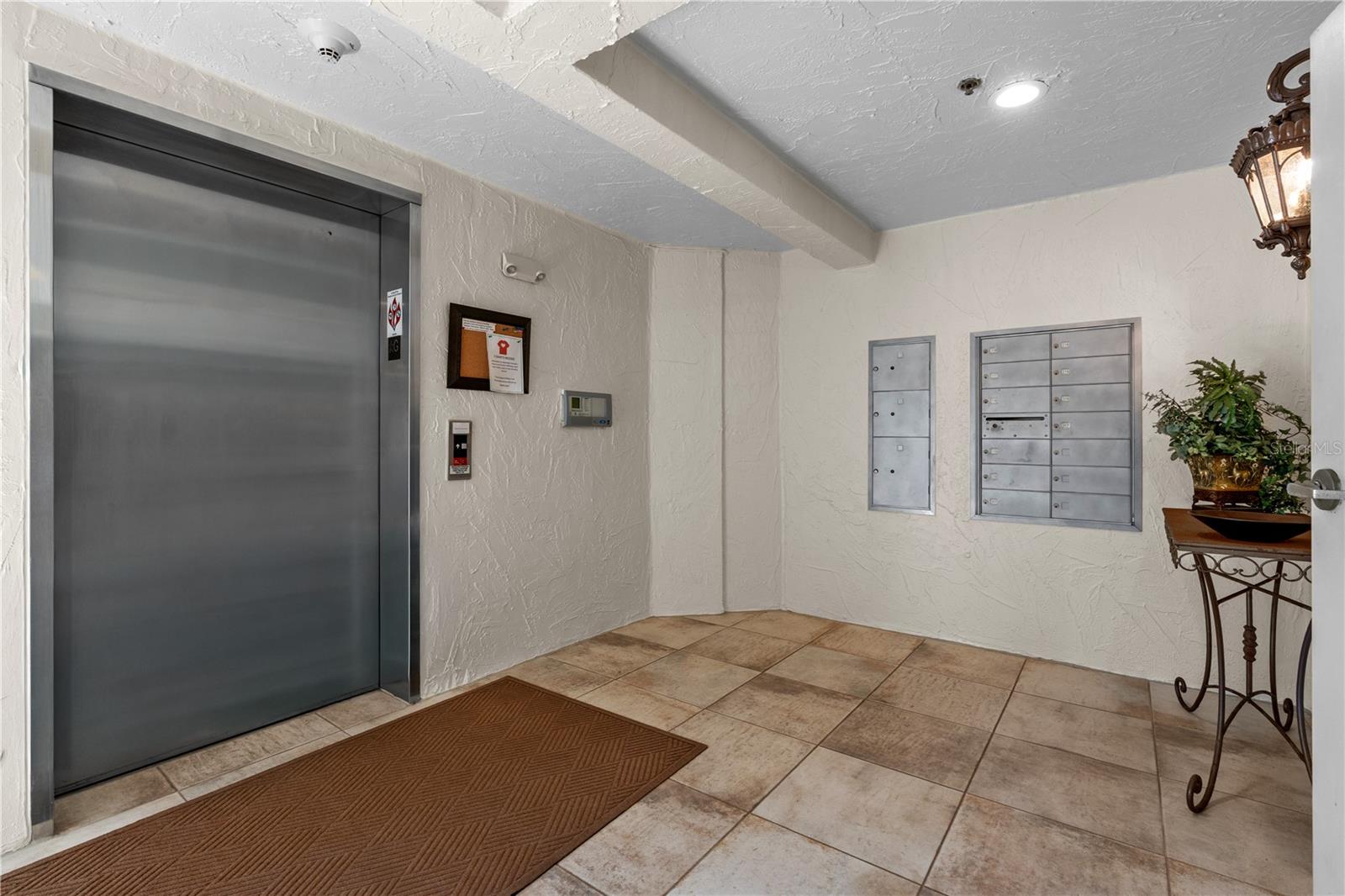 OCEANSIDE BEVERLY BEACH CONDO - Residential
