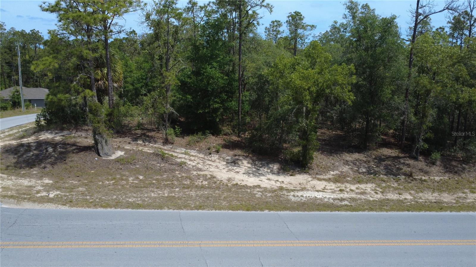RAINBOW LAKES ESTATE - Land