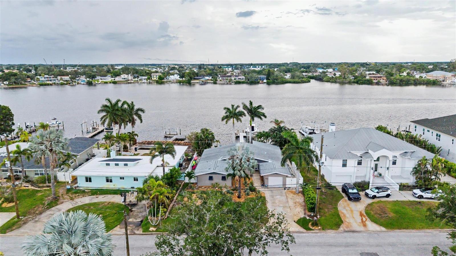 704 BAYSHORE DRIVE