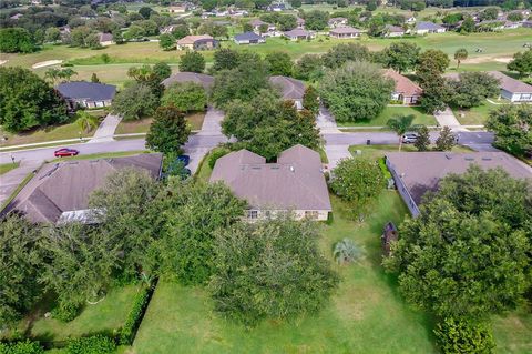 A home in EUSTIS