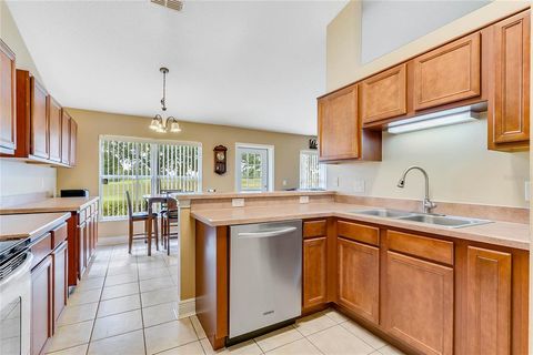 A home in EUSTIS